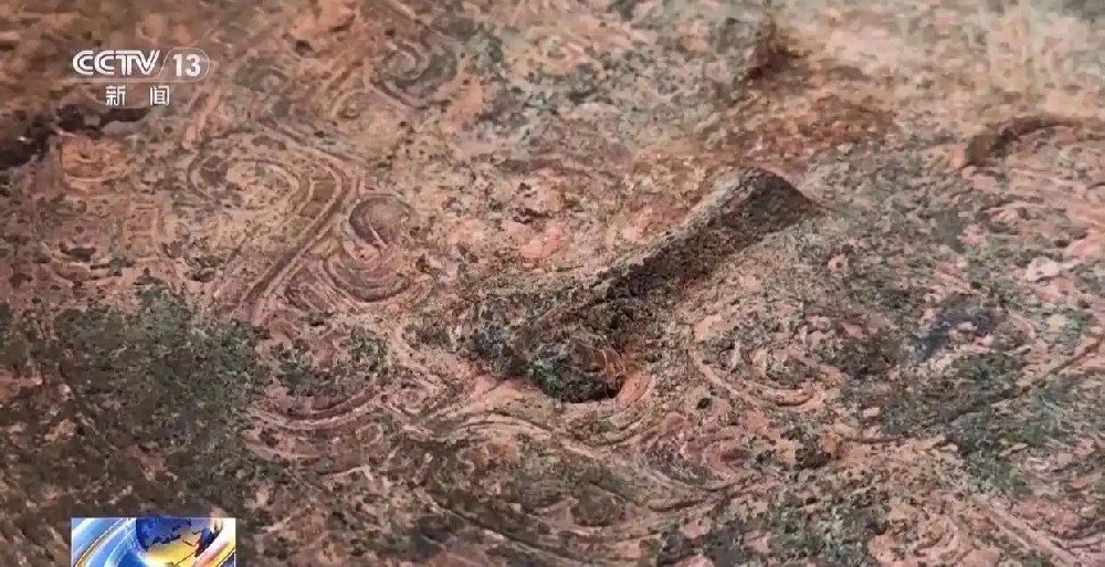 看小说学盗墓挖走20余件国宝 特大盗墓案细节曝光